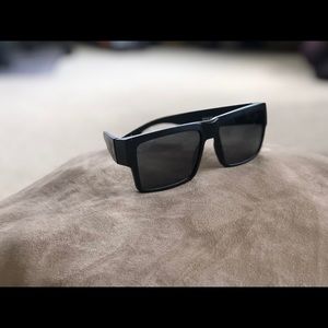 Spy cyrus sun glasses